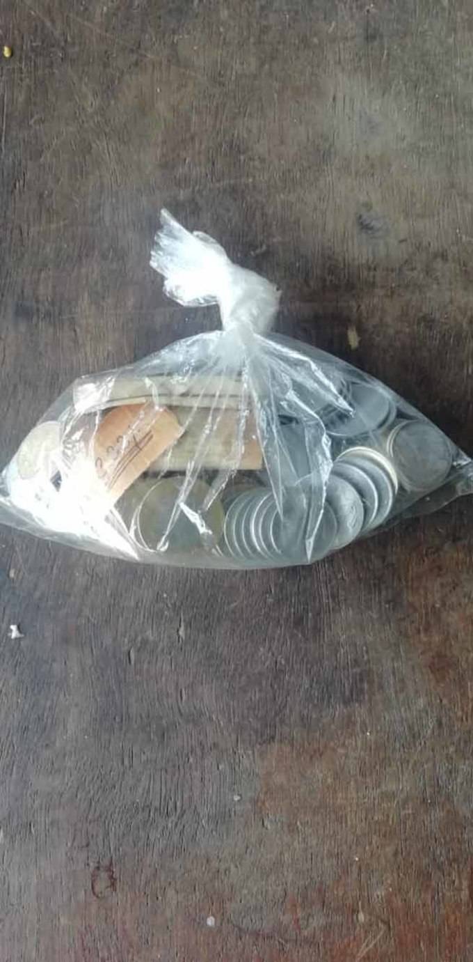 प्लास्टिक बैग में भरकर दिए 333 रुपये