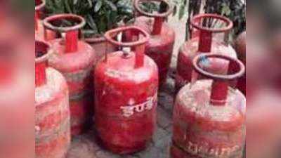 लॉकडाउन के बीच LPG पर राहत, 65 रुपये तक घटे रसोई गैस के दाम