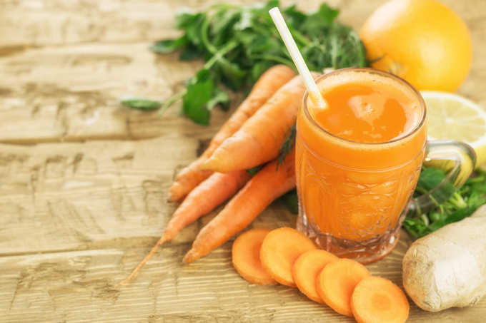smoothies and slices of carrots