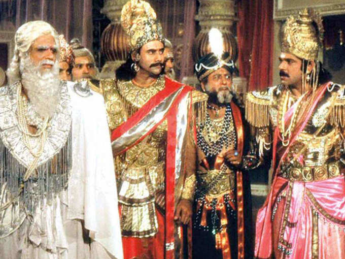 in-mahabharat-actor-mukesh-khanna-wanted-to-be-arjuna-or-karna-not-bhishma-pitamah