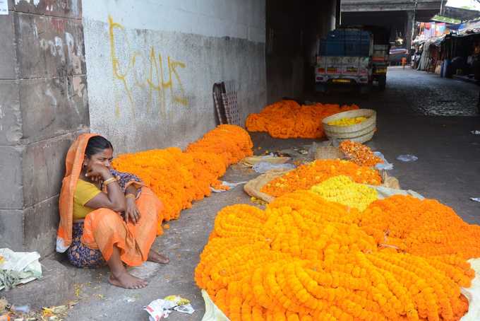 লকডাউন ১০। ক্যামেরা চলছে