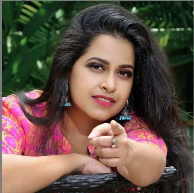 സ്ത്രീ കാണാനാണാഗ്രഹമെന്ന് സാധിക