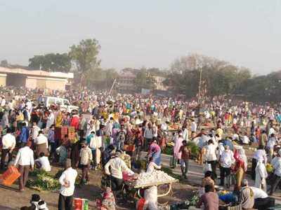 भाजीपाला विक्रीचे प्रयोग; बाजार पुन्हा जाधववाडीत