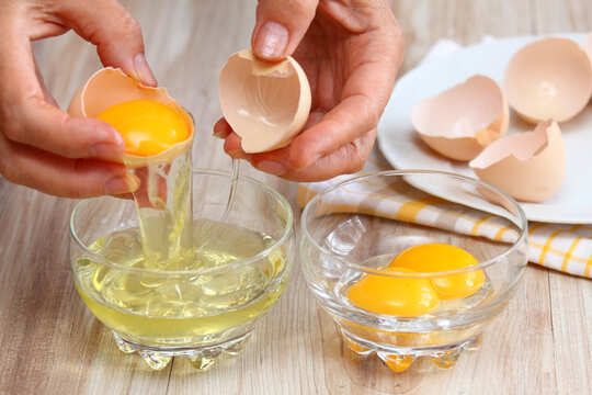 Hair Care: पतले और रूखे बालों में आ जाएगी जान, घर में इस तरह बनाकर लगाएं Egg Hair Mask - egg mask for hair growth and thickness - Navbharat Times Hair Care: पतले और रूखे बालों में आ जाएगी जान, घर में इस तरह बनाकर लगाएं Egg Hair Mask - egg mask for hair growth and thickness - Navbharat Times