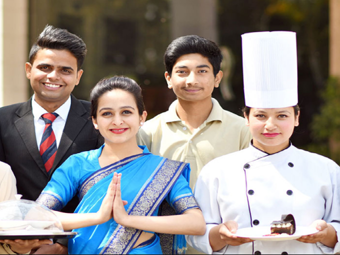 5. होटल मैनेजमेंट कोर्सेज (Hotel Management Courses)