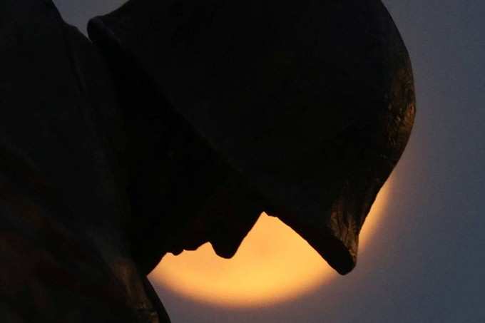 ಅಮೆರಿಕದ ವರ್ಜಿನಿಯಾದಲ್ಲಿ ಮರೈನ್ ಕಾರ್ಪ್ಸ್ ಯುದ್ಧ ಸ್ಮಾರಕದಲ್ಲಿ ಸುಂದರ ದೃಶ್ಯ