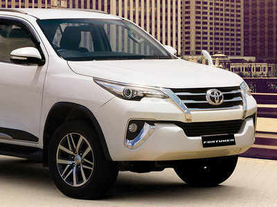 नई Toyota Fortuner की तस्वीरें लीक, जानें खास बातें