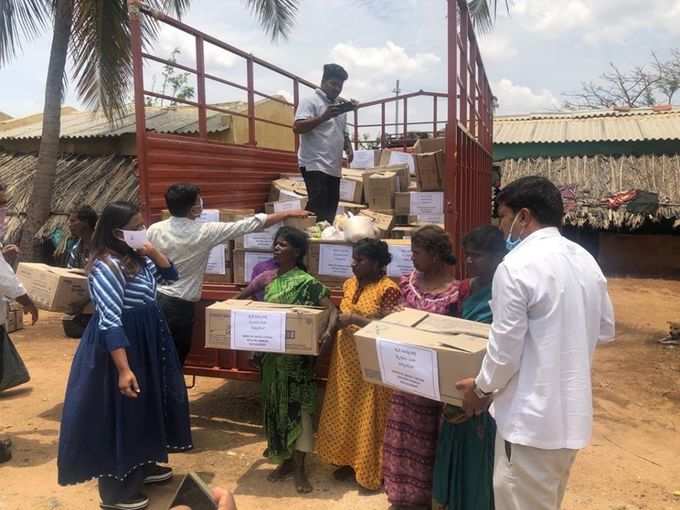 ಸಾವಿರಾರು ಮಂದಿಗೆ ಆಹಾರ ವಿತರಣೆ