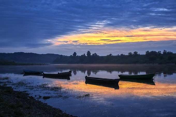 ಮರದ ದೋಣಿಗಳಲ್ಲಿ ವಿಹಾರ