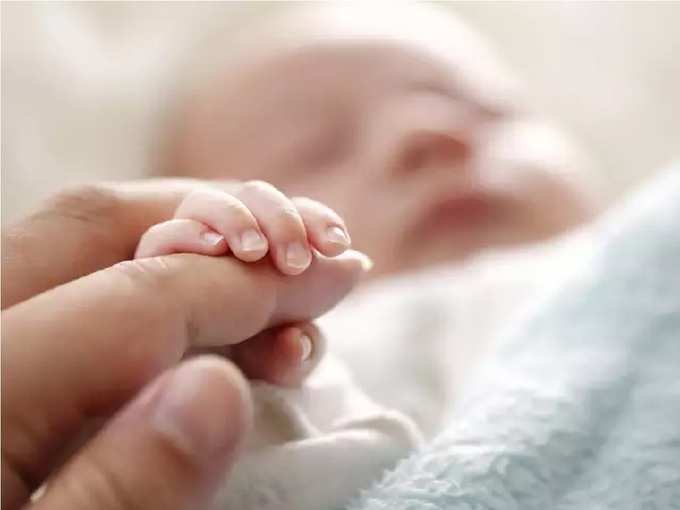 ​नवजात शिशु के पीलिया का उपचार है सन लैंप थेरेपी