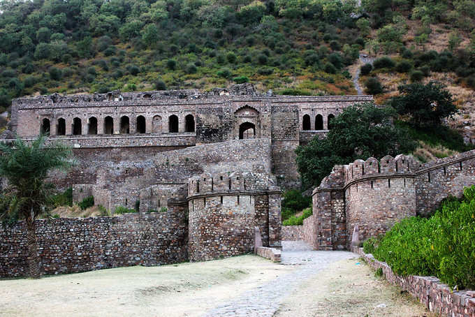 ​ನಾಲ್ಕು ದ್ವಾರಗಳು