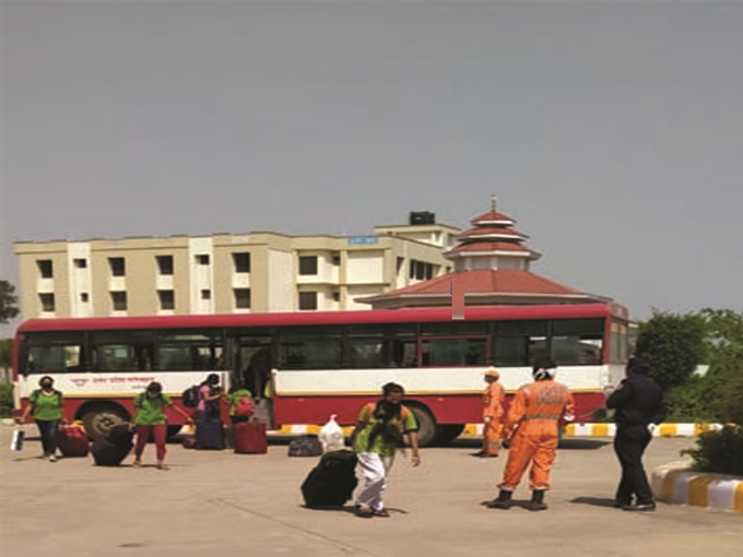 वापस आए छात्रों को किया गया होम क्‍वारंटीन