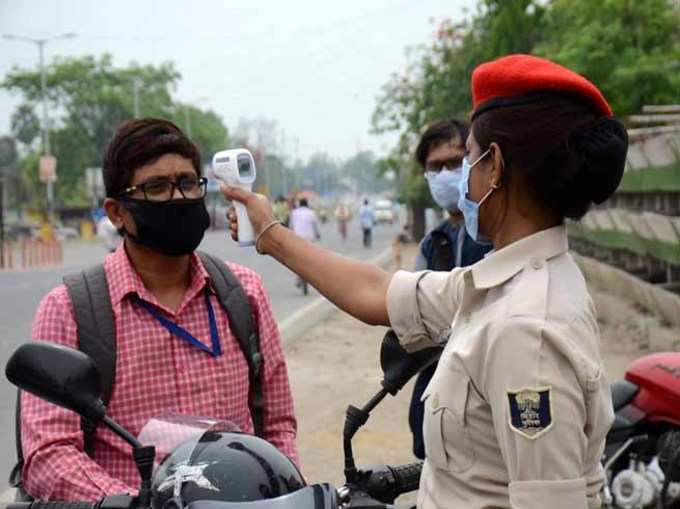 सचिवालय के बाहर थर्मल स्क्रीनिंग से जांच