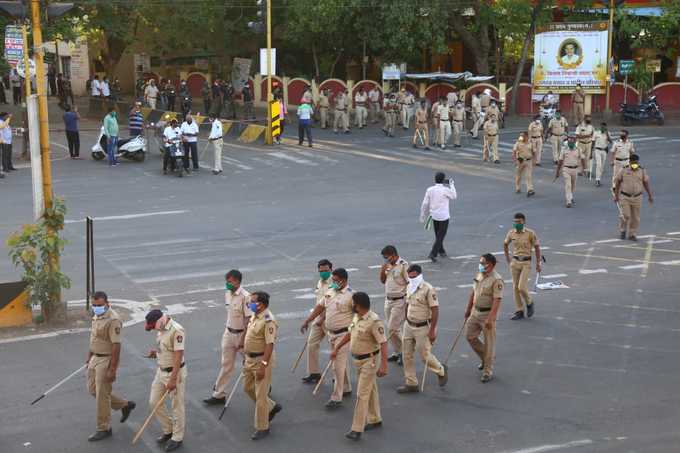 खबरदारी तुम्ही घ्या, जबाबदारी आम्ही घेतो...