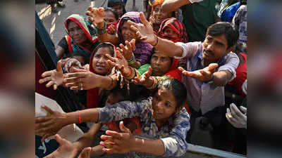 लॉकडाउनः धारावी में जीना हो रहा मुश्किल, शिफ्ट में सो रहे लोग