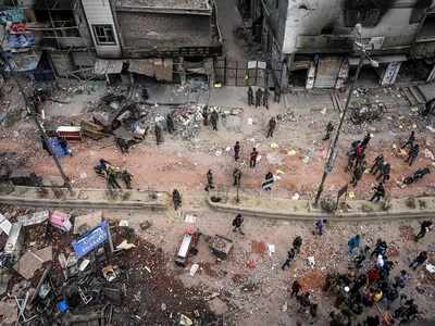 दिल्ली दंगा: उमर, मीरन और सफूरा के खिलाफ यूएपीए के तहत मामला दर्ज, राजनीति भी जारी