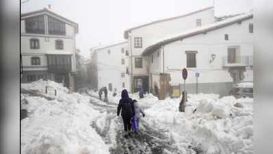 સ્પેનમાં ભારે બરફવર્ષાના કારણે 11 લોકોના મોત, દરિયામાં 50 ફૂટ ઊંચા મોજા ઉછળ્યા