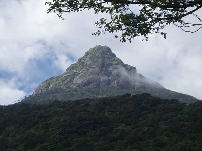 ​ರಾತ್ರಿಯಲ್ಲಿ ಆಡಮ್ಸ್ ಪೀಕ್, ಡಾಲ್ಹೌಸಿ