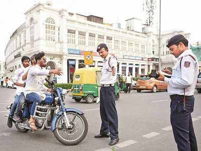 दिल्ली: लॉकडाउन के 35 दिनों में ट्रैफिक पुलिस ने काटे 5 लाख चलान
