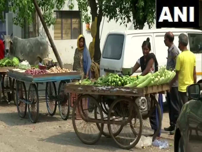 लॉकडाउन में सजे बाजार