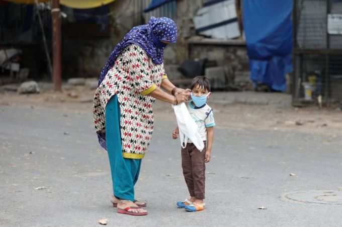 സംസ്ഥാനത്ത് നാളെ മുതൽ മാസ്ക്ക് നിർബന്ധം