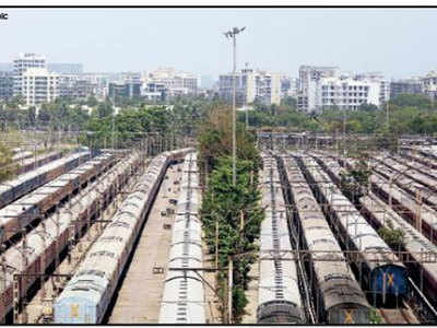 लॉकडाउनः महाराष्ट्र में फंसे हजारों प्रवासियों में जगी आस, पर मुंबई से फिलहाल ट्रेन नहीं