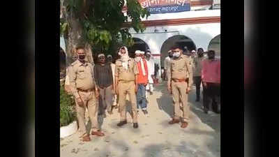 सहारनपुरः लॉकडाउन तोड़कर एक मस्जिद में हो रही थी सामूहिक नमाज, 15 गिरफ्तार, कई भागे