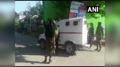 कश्‍मीर में पत्‍थरबाजी फिर शुरू, दो आतंकवादियों के एनकाउंटर के बाद भीड़ ने किया सुरक्षाबलों पर पथराव
