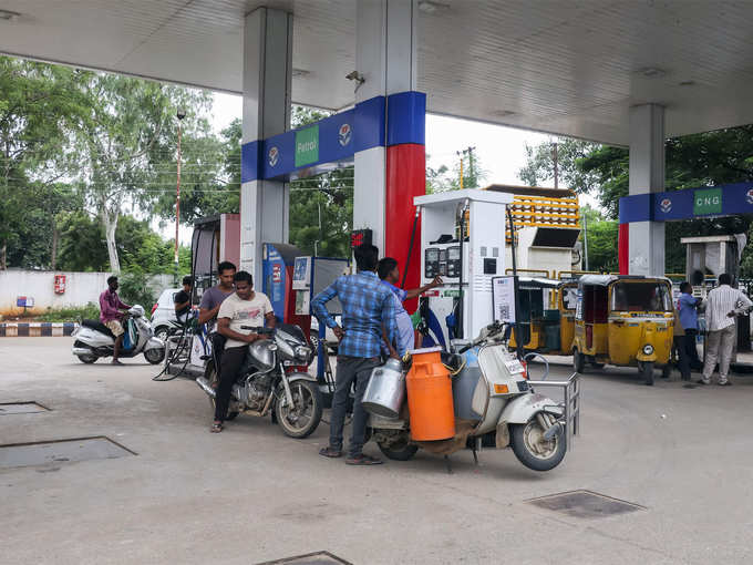 महानगरों में सबसे सस्ता पेट्रोल दिल्ली में