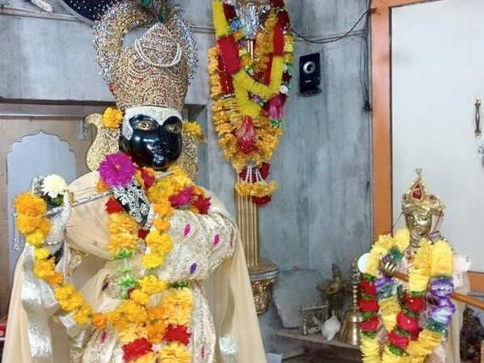 कृष्ण के साथ होती है मीराबाई की पूजा