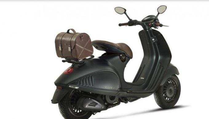 vespa-946-emporio-armani