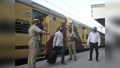 बेंगलुरु, सूरत, हैदराबाद और जालंधर से प्रवासी मजदूरों को लेकर यूपी पहुंची ट्रेनें