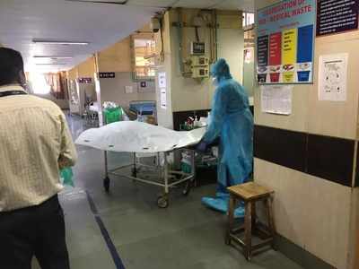 मुंबई: कोरोना पॉजिटिव मृतकों के शव के बीच मरीजों के इलाज पर बीएमसी ने बनाई जांच समिति, 24 घंटे में आएगी रिपोर्ट