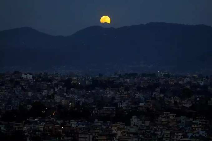 ನೇಪಾಳದ ಕಠ್ಮಂಡು ಕಣಿವೆ ಮೇಲಿಂದ