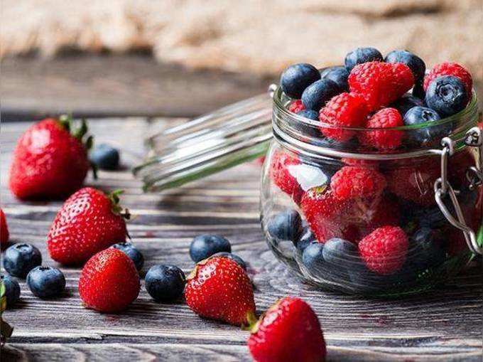 food-eat-berries