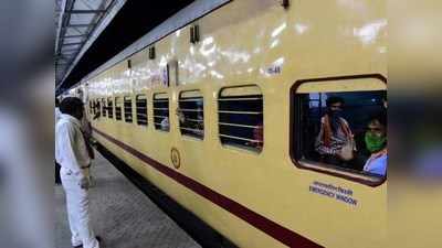 सूरत से आजमगढ़ आई स्पेशल ट्रेन में महिला ने दिया बच्ची को जन्म, यात्रियों ने कराई डिलीवरी