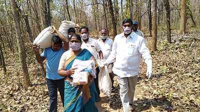 ఎమ్మెల్యే సీతక్కను వెనక్కి పంపించిన పోలీసులు