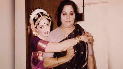 Mothers Day: हेमा मालिनी ने मां को किया याद, तस्वीर शेयर कर लिखी यह बात