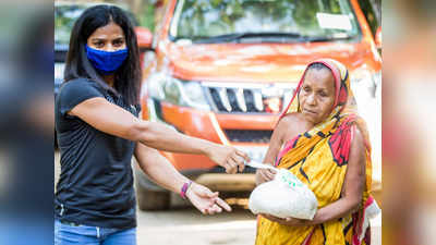 कोरोना से जंग: फर्राटा धाविका दुती चंद ने अपने गांव में खाने के हजार पैकेट बांटे