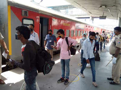 रेलवे चलाएगी 1500 Shramik special train, जानें अन्य यात्री ट्रेनों में बुकिंग के नए नियम