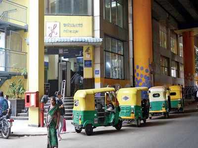 कर्नाटक: लॉकडाउन से चोट खाए ऑटो ड्राइवरों को मिलेगा 5 हजार रुपये का मुआवजा, आज से आवेदन शुरू
