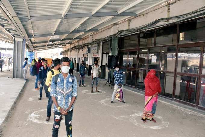 मंगलवार को गुजरात से भोपाल पहुंचे 1400 प्रवासी मजदूर
