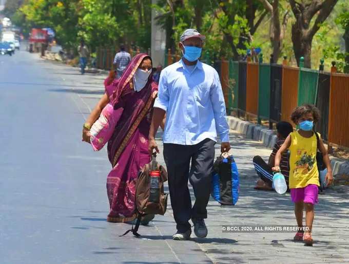 സ്വപ്നങ്ങൾ എല്ലാം ഉപേക്ഷിച്ച് അവർ നാട്ടിലേക്ക്