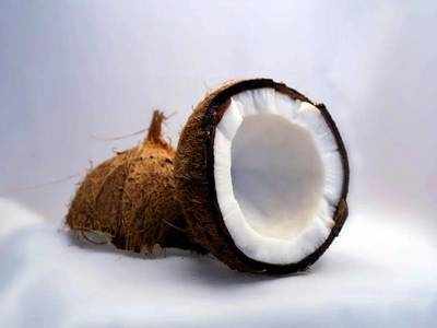 Healthy Benefits Of Coconut : गर्मियों में खूब खाएं नारियल, सेहत को नहीं होने देगा इतने नुकसान