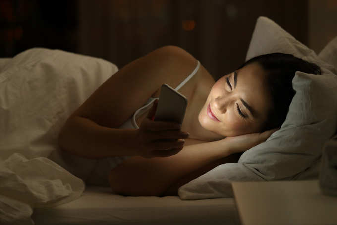 ​सोने से पहले न करें मोबाइल का यूज