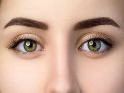 Eyebrow Care Tips: भुवयांच्या पांढऱ्या केसांमुळे आहात हैराण? करा हे सोपे घरगुती उपाय