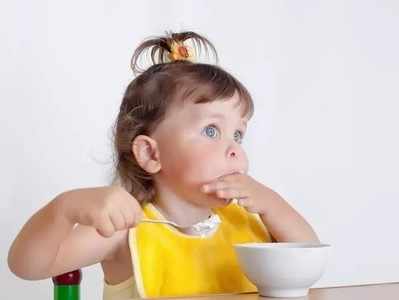 बाळाला दही खाऊ घालणं आहे का योग्य? जाणून घ्या सत्य!