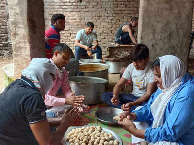 इस मुहल्ले ने उठाई 800 मजदूरों की उठाई जिम्मेदारी, हो रही तारीफ