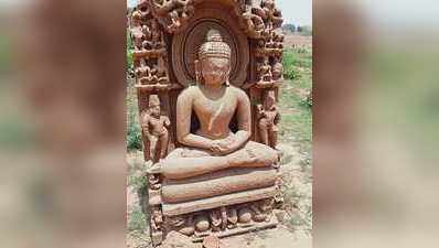 खेत से निकली भगवान आदिनाथ की मूर्ति, जैन समाज ने की मंदिर में स्थापित करने की मांग