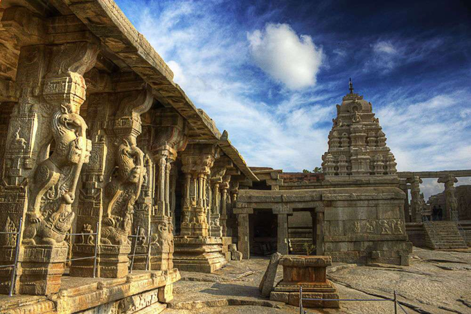 Hanging Pillar Lepakshi Temple